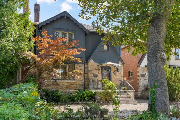 555 Castlefield Avenue