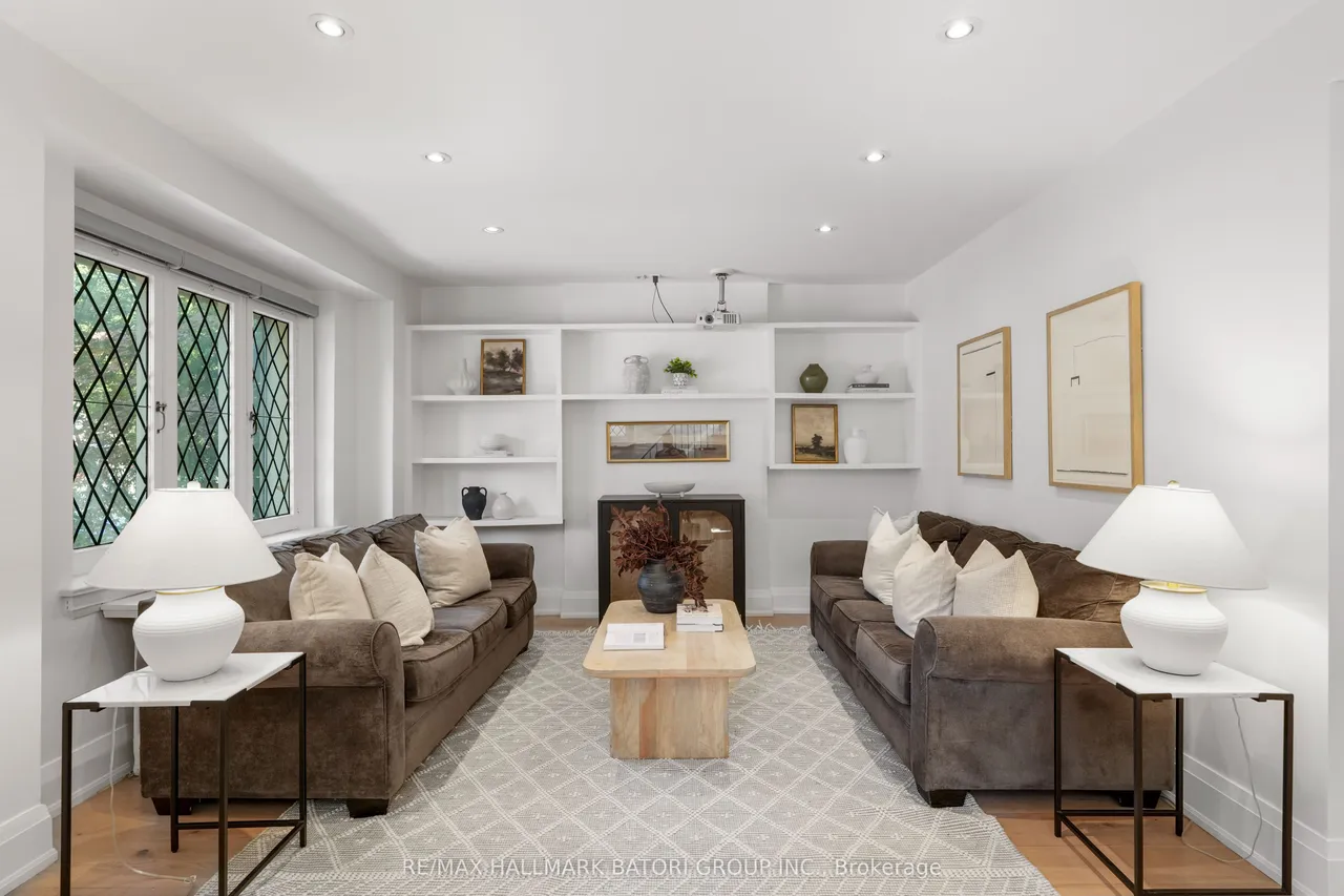 555 Castlefield Avenue — photo 3