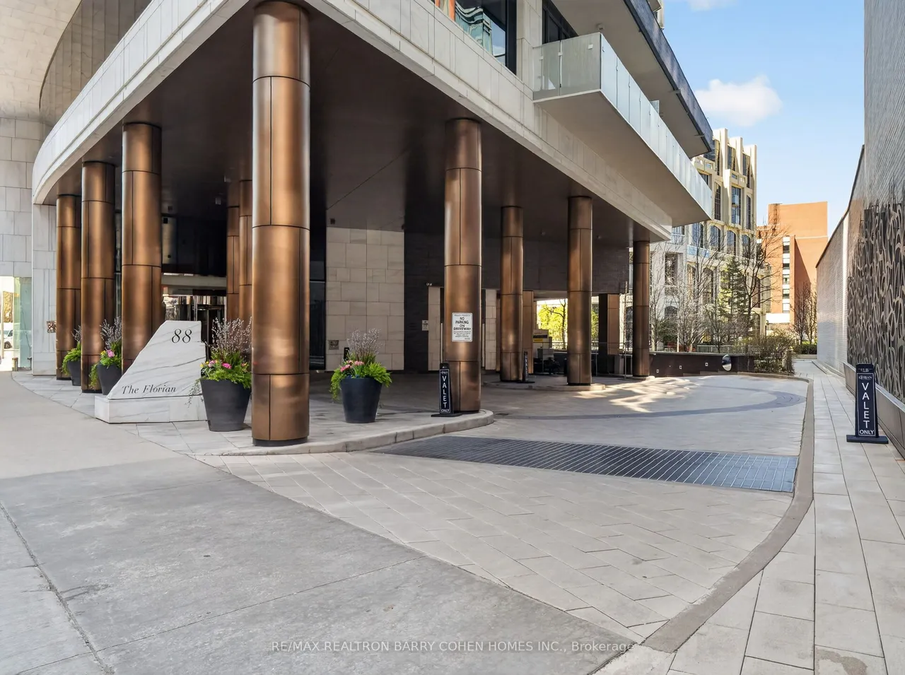 88 Davenport Road — photo 2