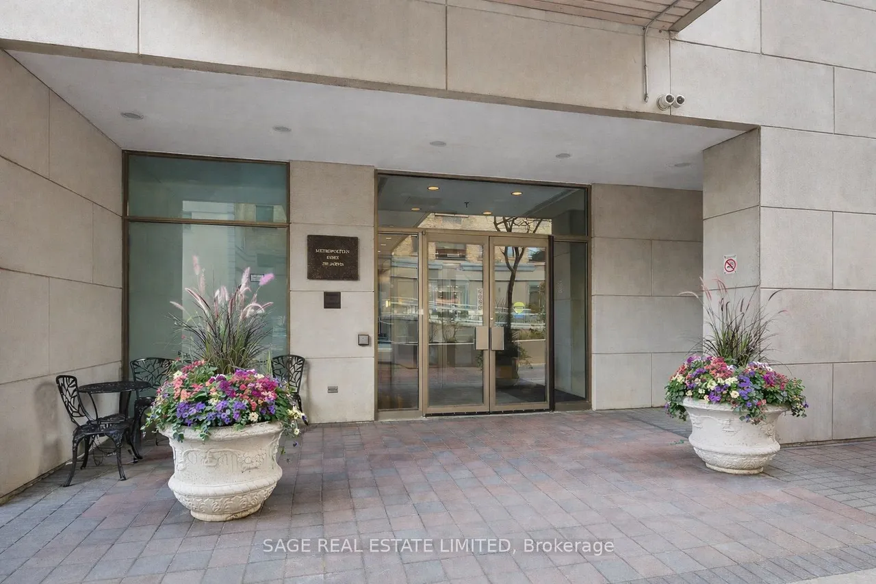 298 Jarvis Street — photo 2