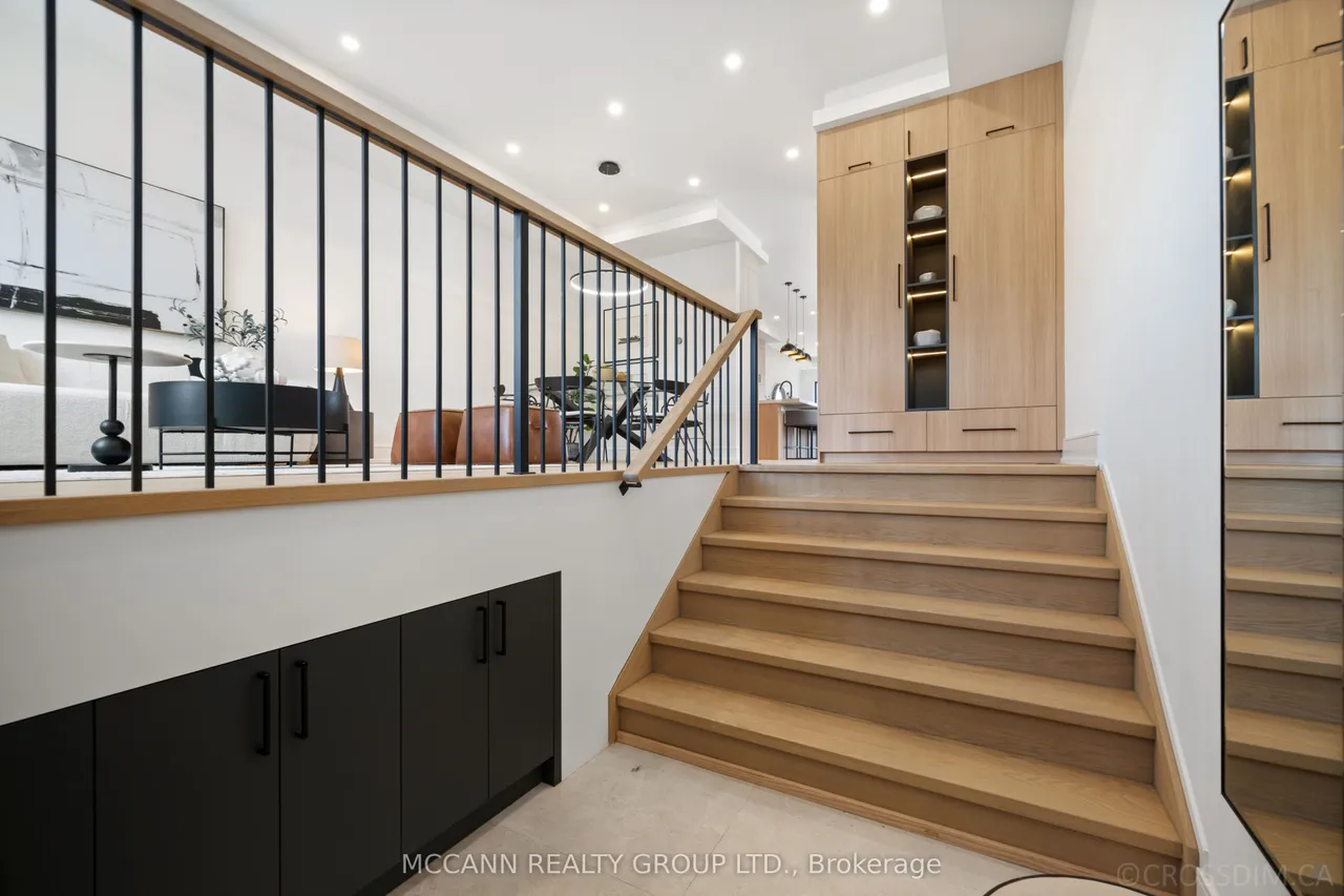 526 Westmount Avenue — photo 3