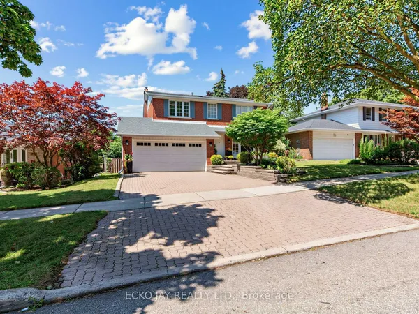 22 Meadowglade Crescent — photo 2
