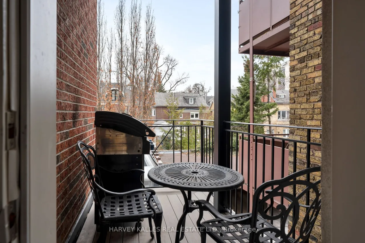 319 Lonsdale Road — photo 39