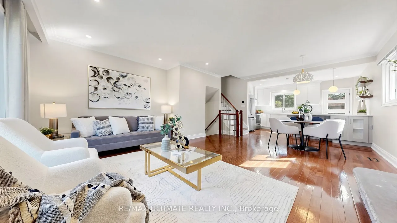 10 Monarchwood Crescent — photo 2