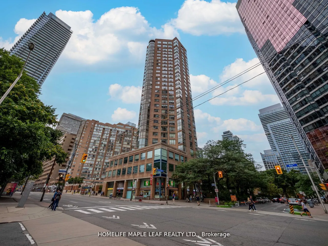 1033 Bay Street — photo 3