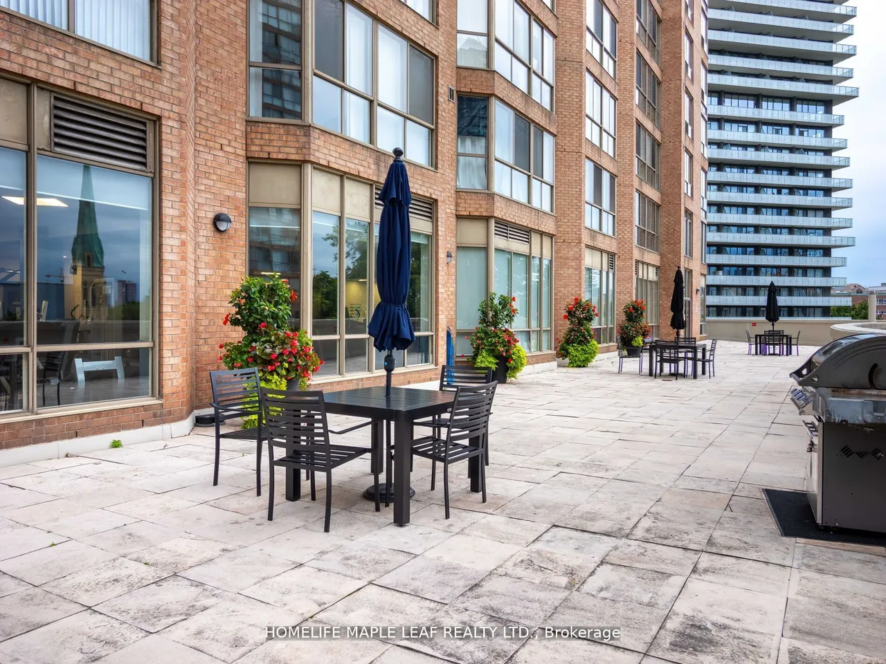1033 Bay Street — photo 39