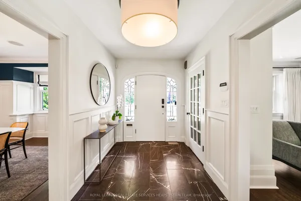85 Douglas Drive — photo 2