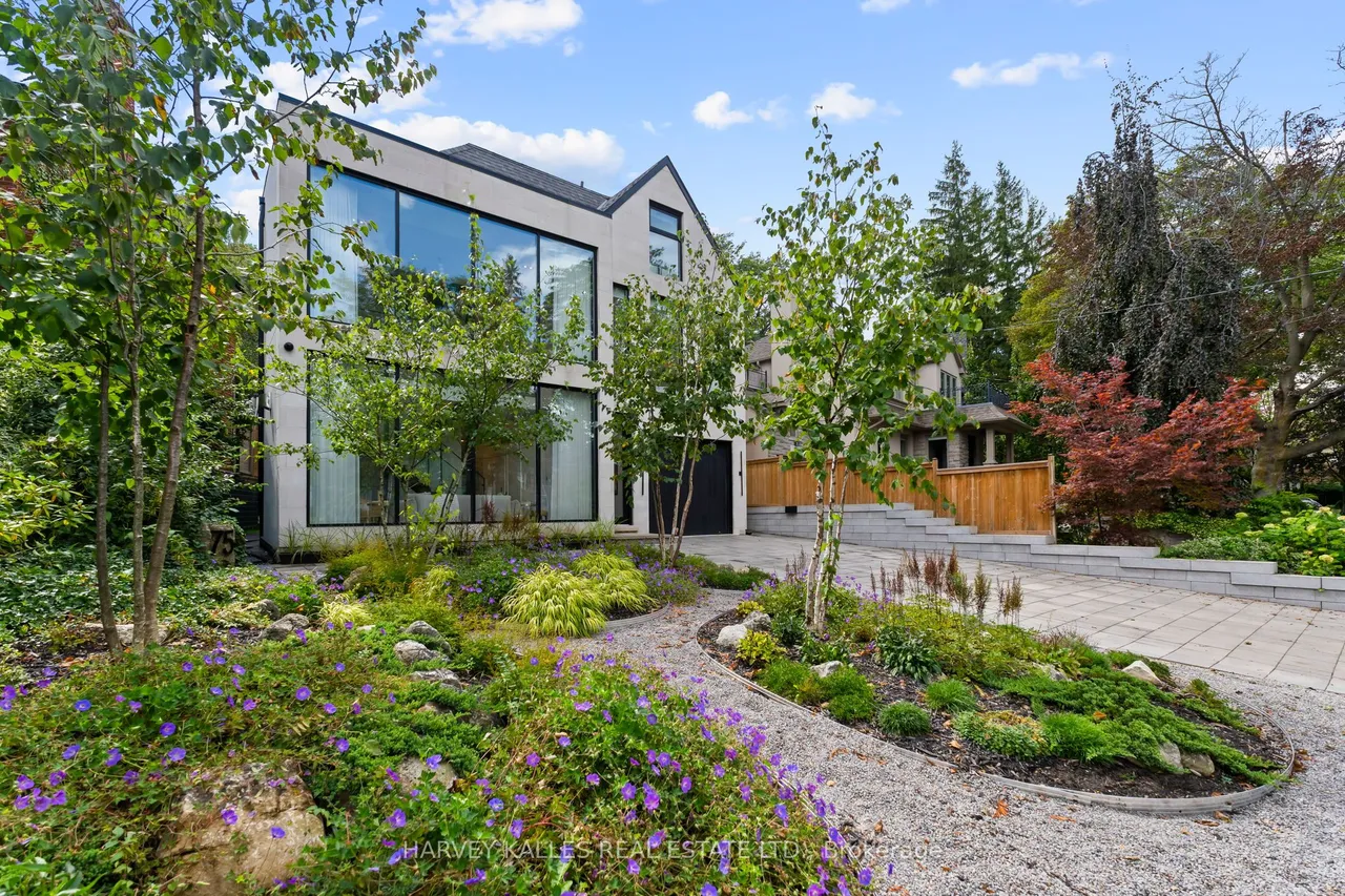 75 Lawrence Crescent