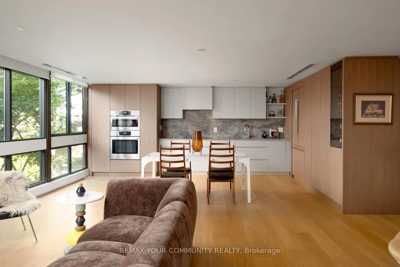 349 St Clair Avenue W — photo 3