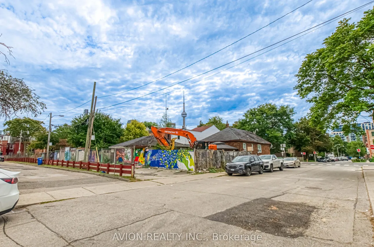 54 Ryerson Avenue — photo 36