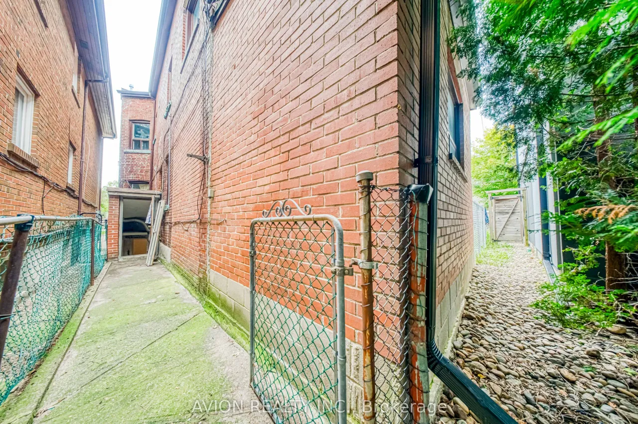 54 Ryerson Avenue — photo 35