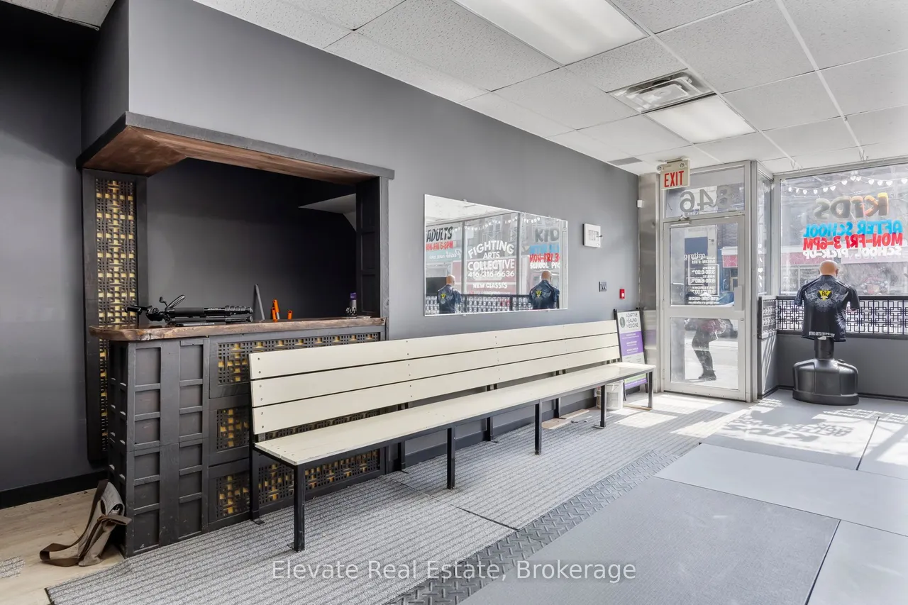 846 College Street — photo 3