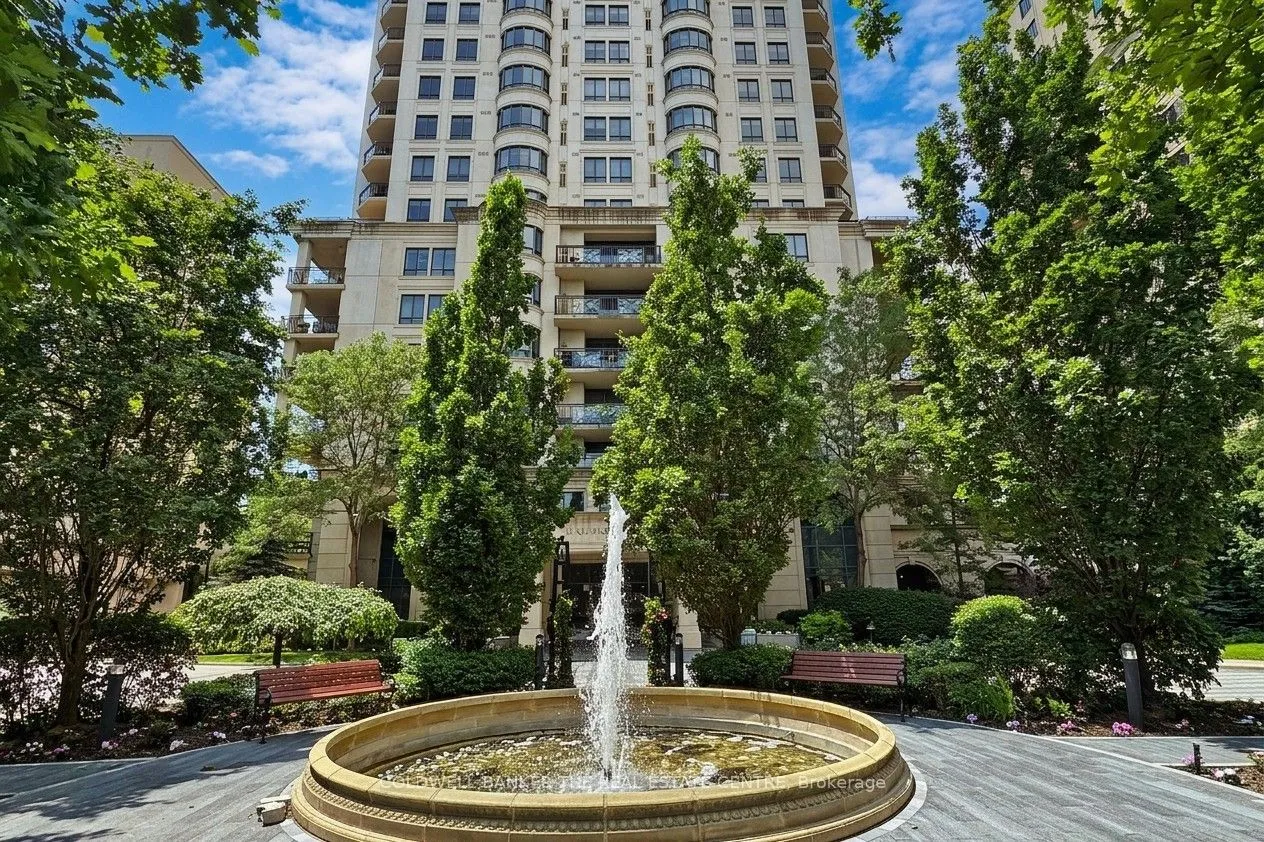 660 Sheppard Avenue E — photo 2