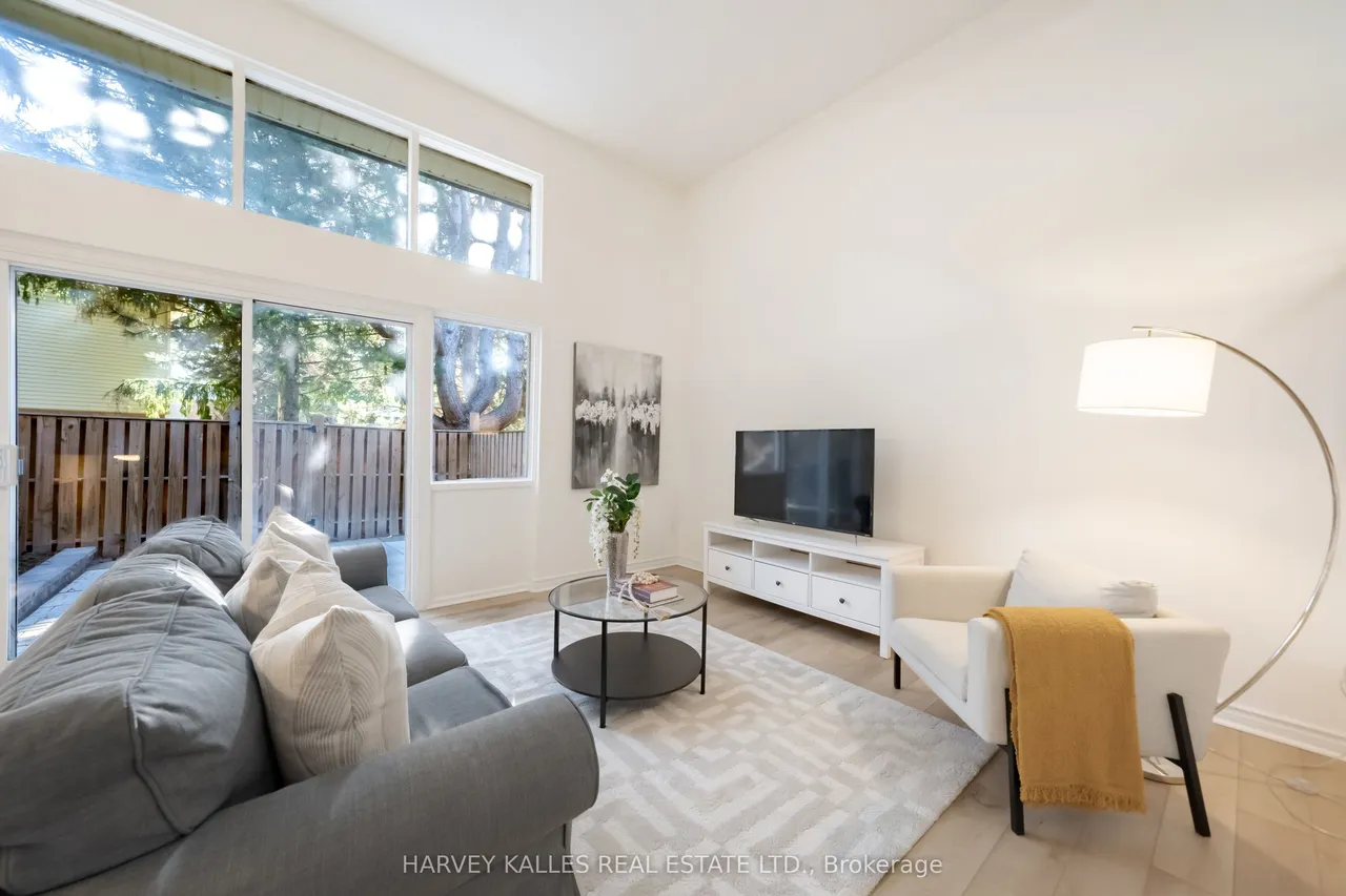 102 Jenny Wren Way — photo 2