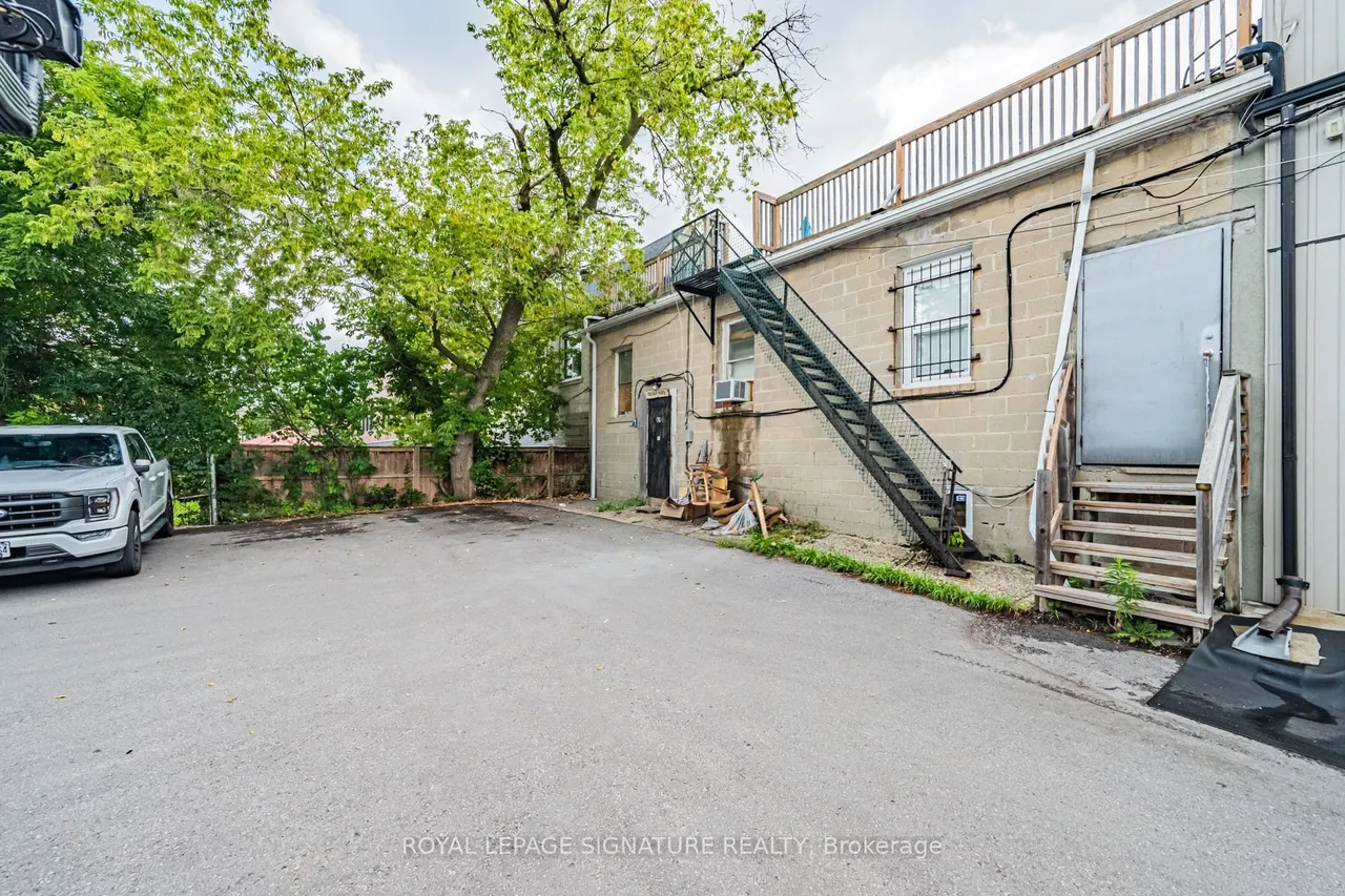 1762-1764 Avenue Road — photo 38