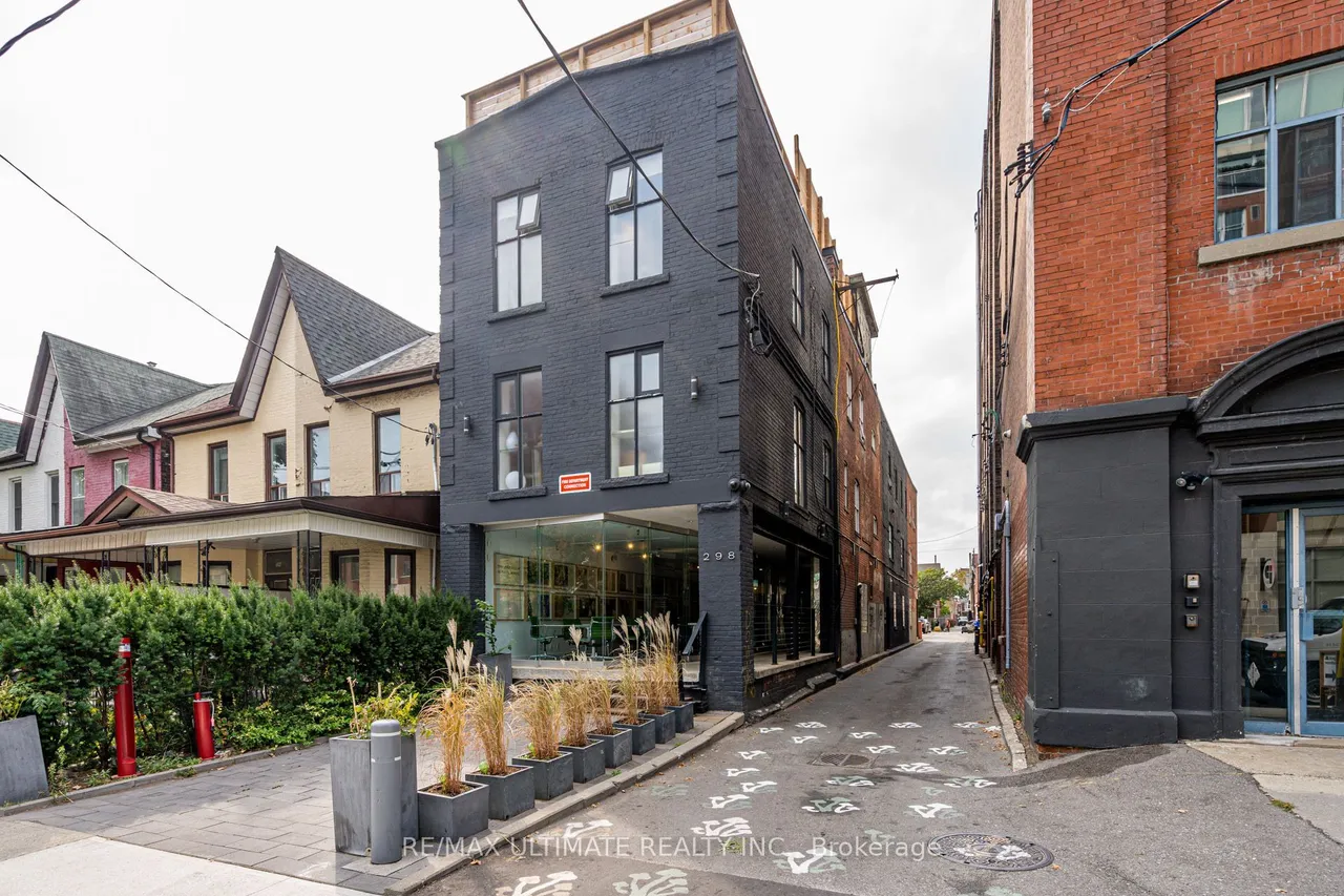 298 Markham Street — photo 3