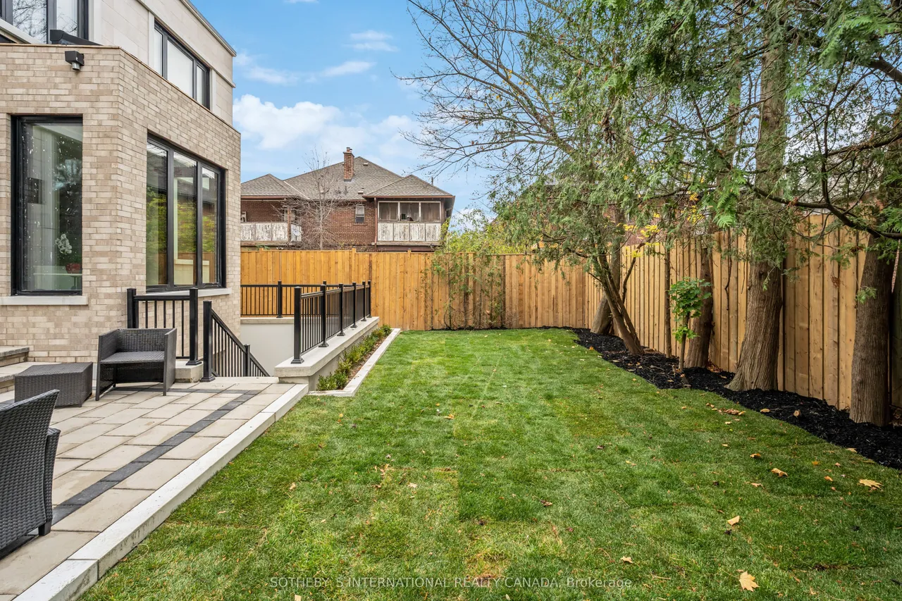 159 Cortleigh Boulevard — photo 32