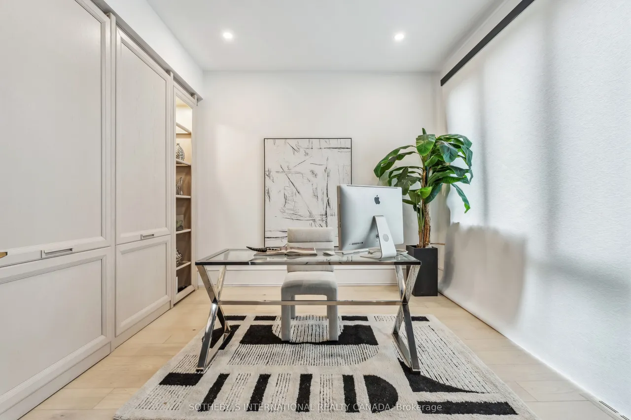 159 Cortleigh Boulevard — photo 3