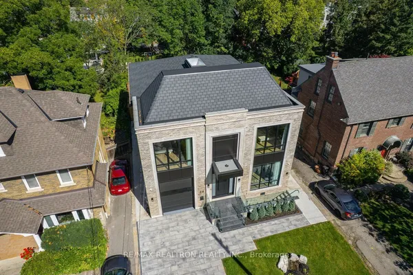 24 Strathallan Boulevard — photo 2
