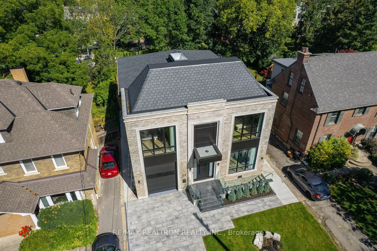 24 Strathallan Boulevard — photo 2