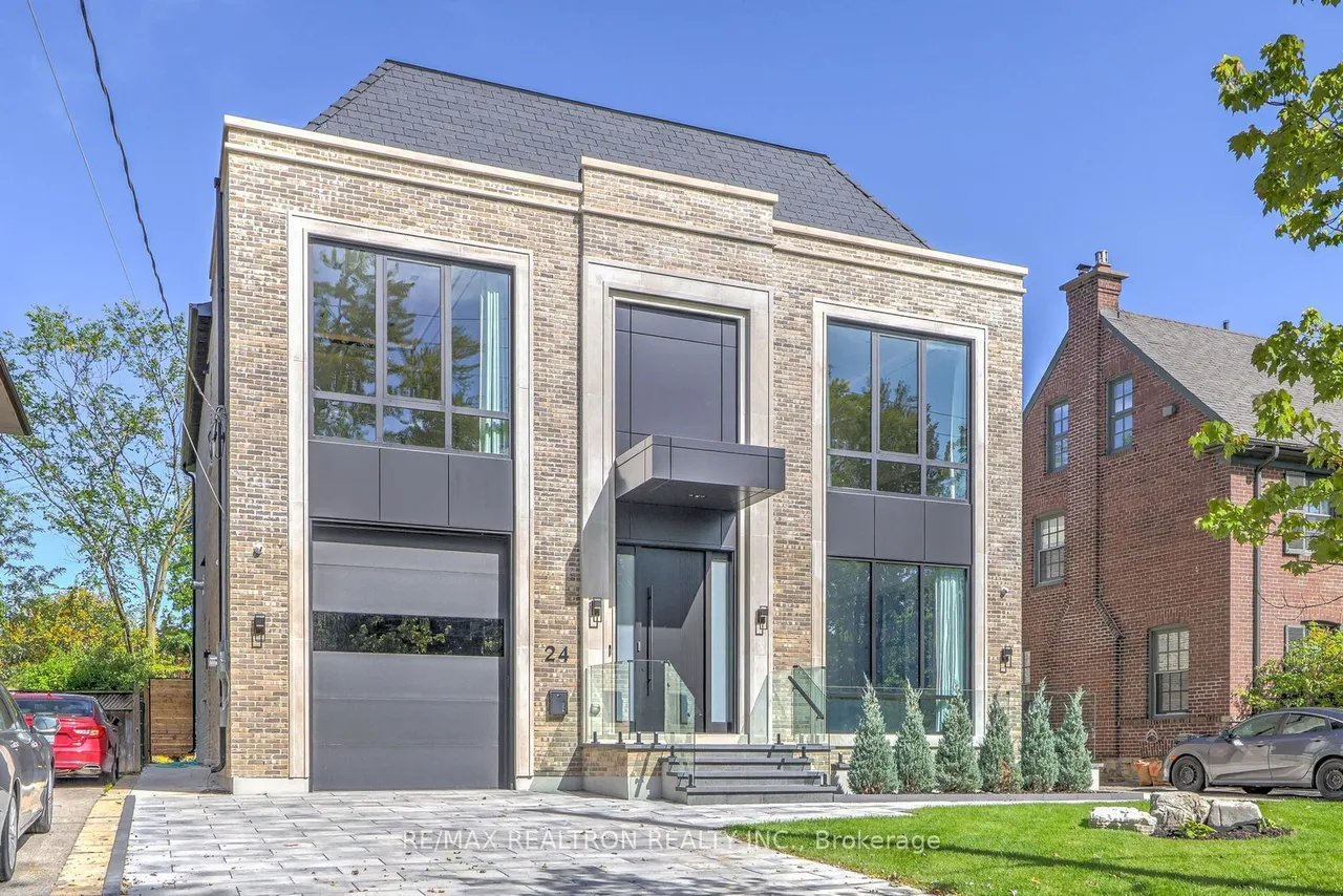 24 Strathallan Boulevard