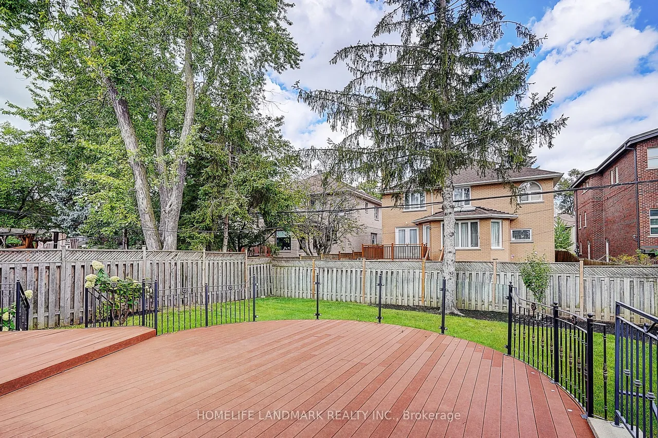 332 Greenfield Avenue — photo 50