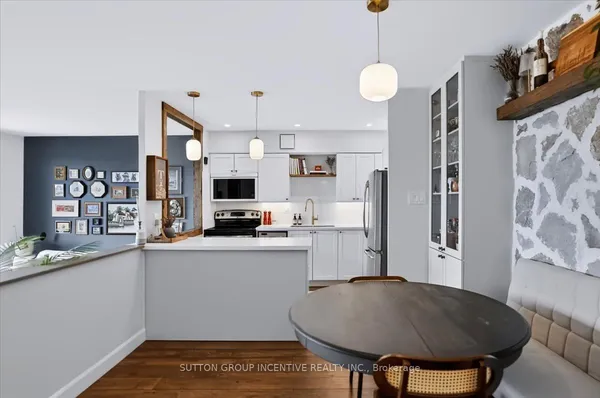 1360 York Mills Road — photo 2
