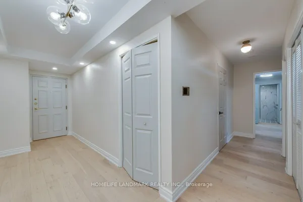 1 Concorde Place — photo 2
