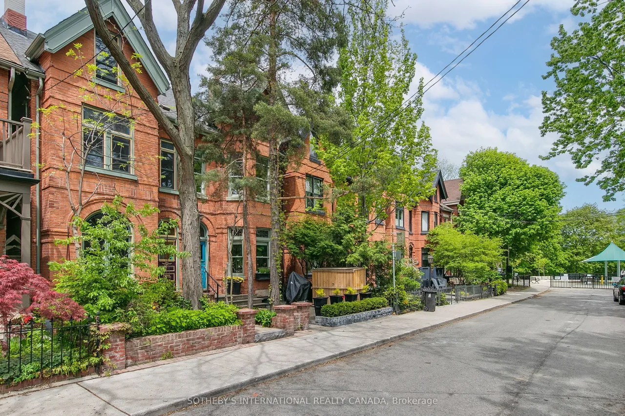 460 Wellesley Street E — photo 3