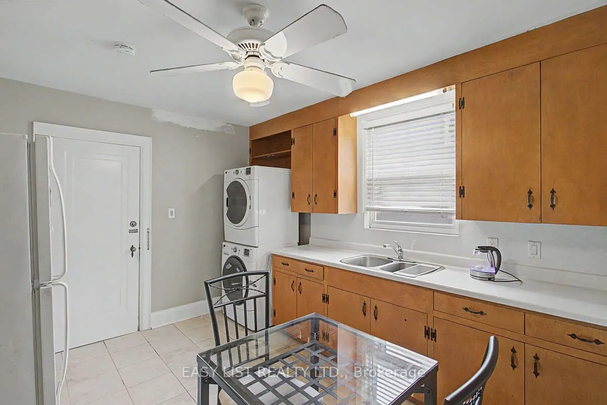 77 Avondale Avenue — photo 3
