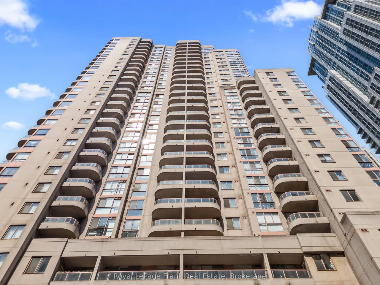 736 Bay Street — photo 3