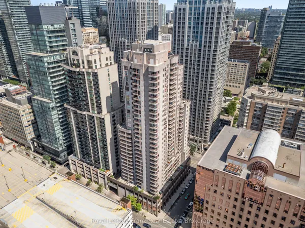 736 Bay Street