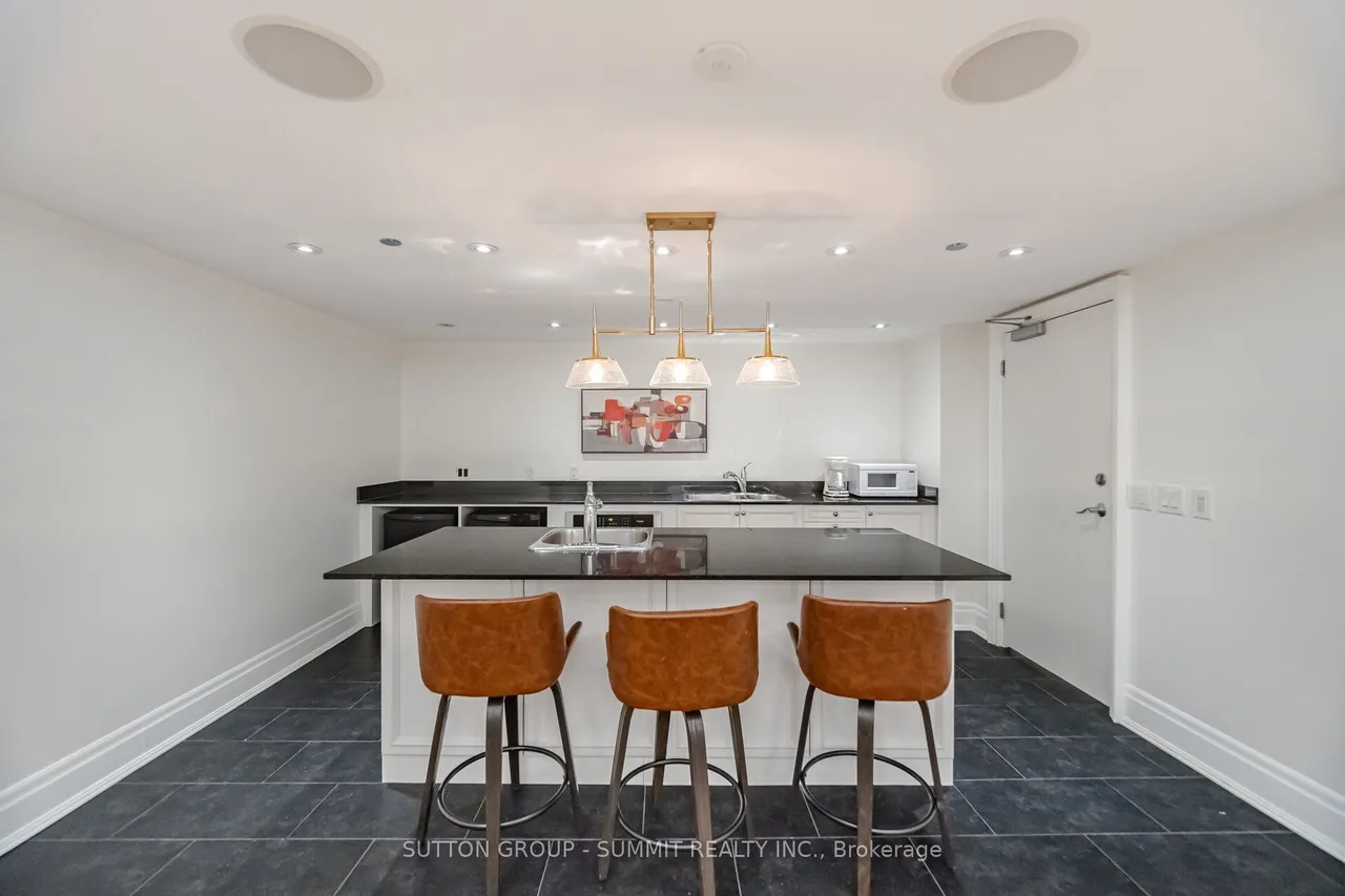 455 Rosewell Avenue — photo 5