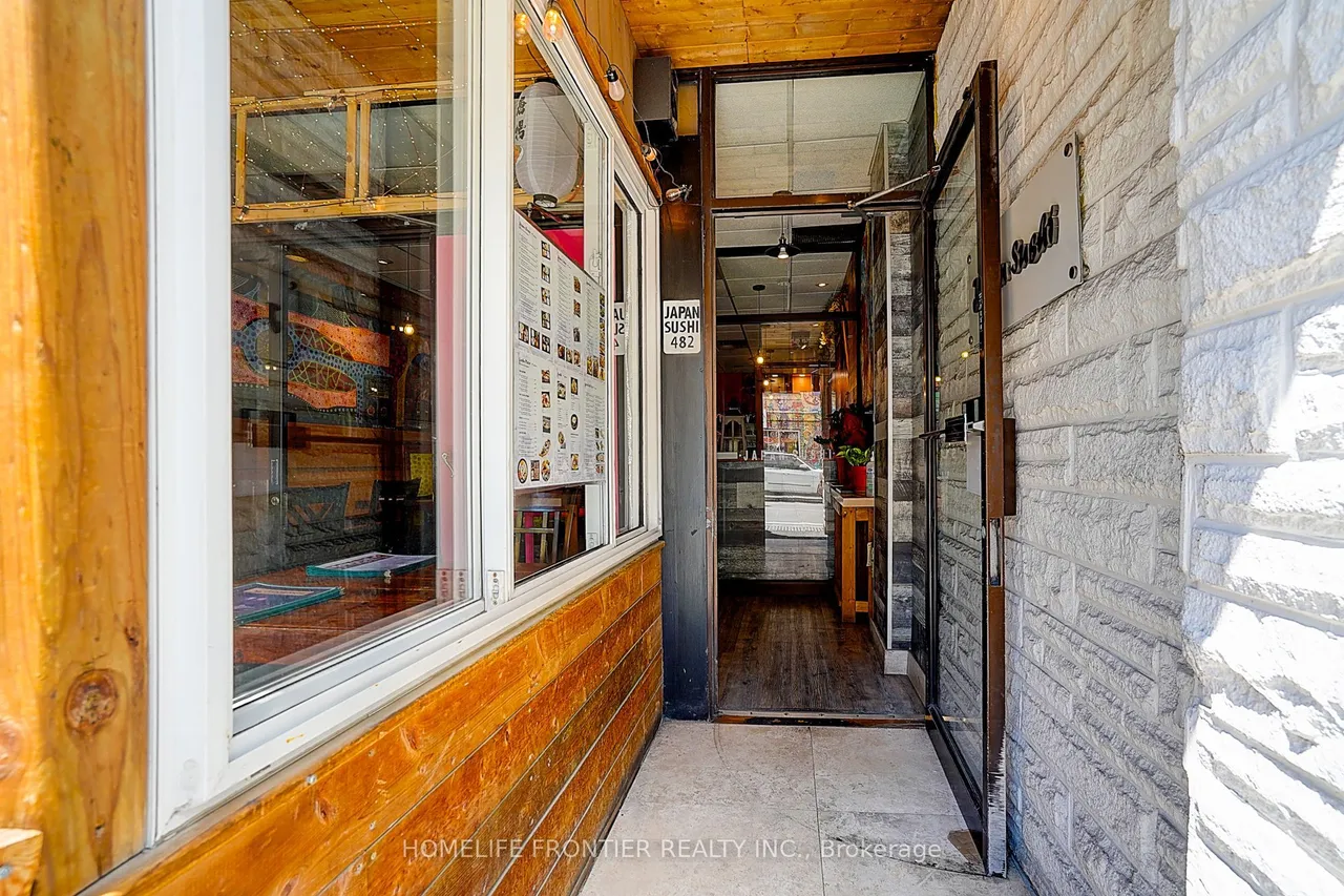 482 Bloor Street W — photo 2