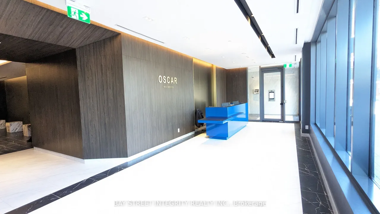 500 DUPONT Street — photo 2