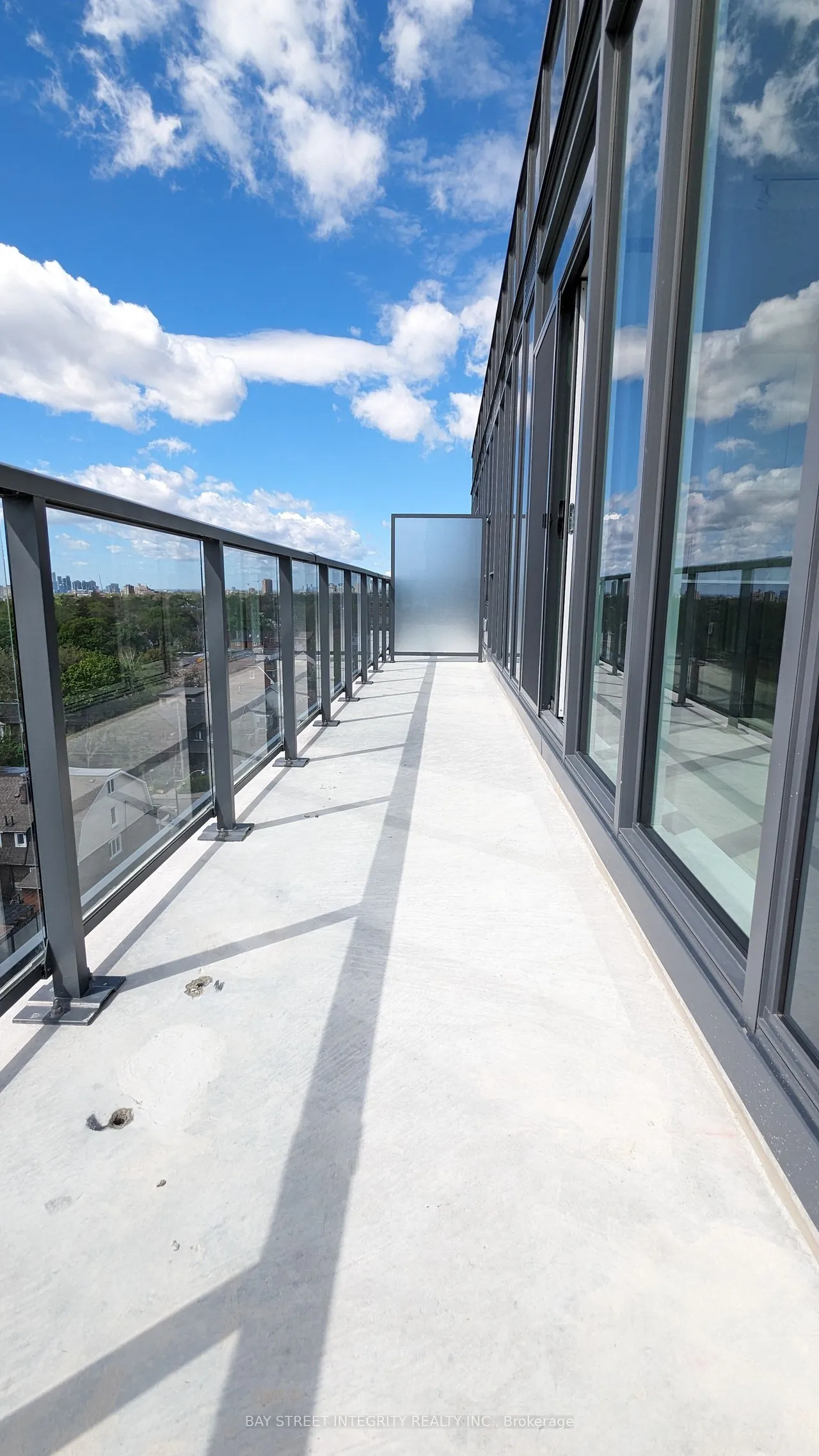 500 DUPONT Street — photo 16