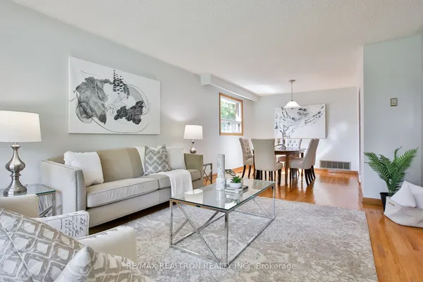 2636 Victoria Park Avenue — photo 2