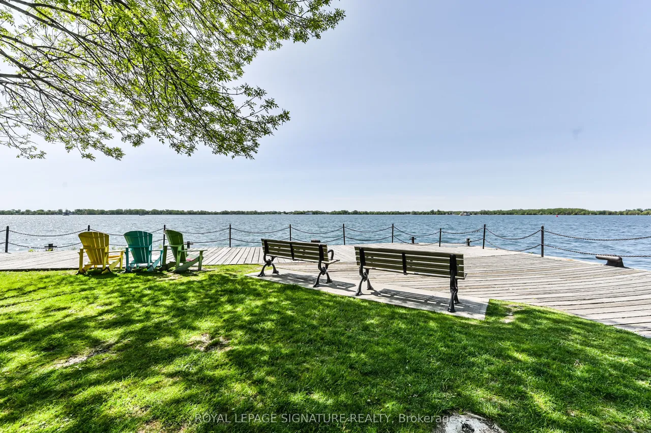 33 Harbour Square — photo 44