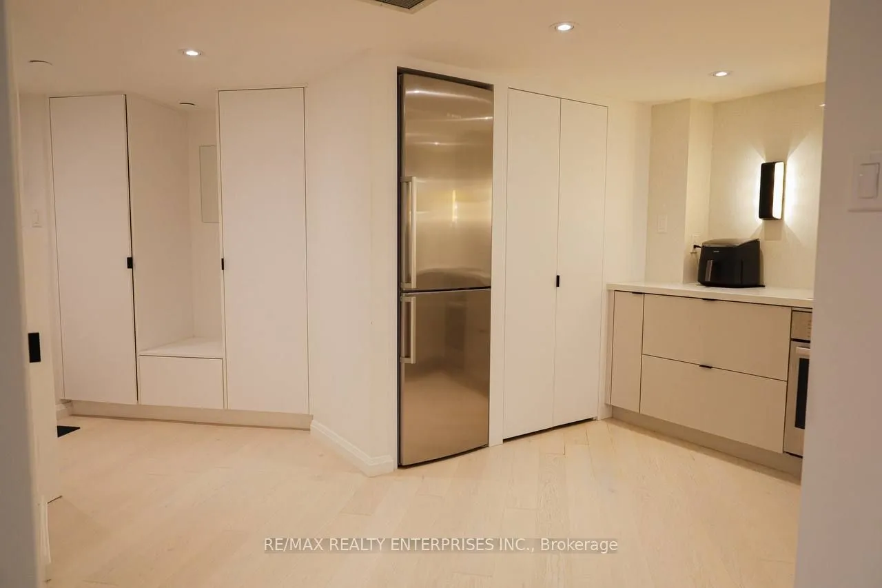 38 Elm Street — photo 2