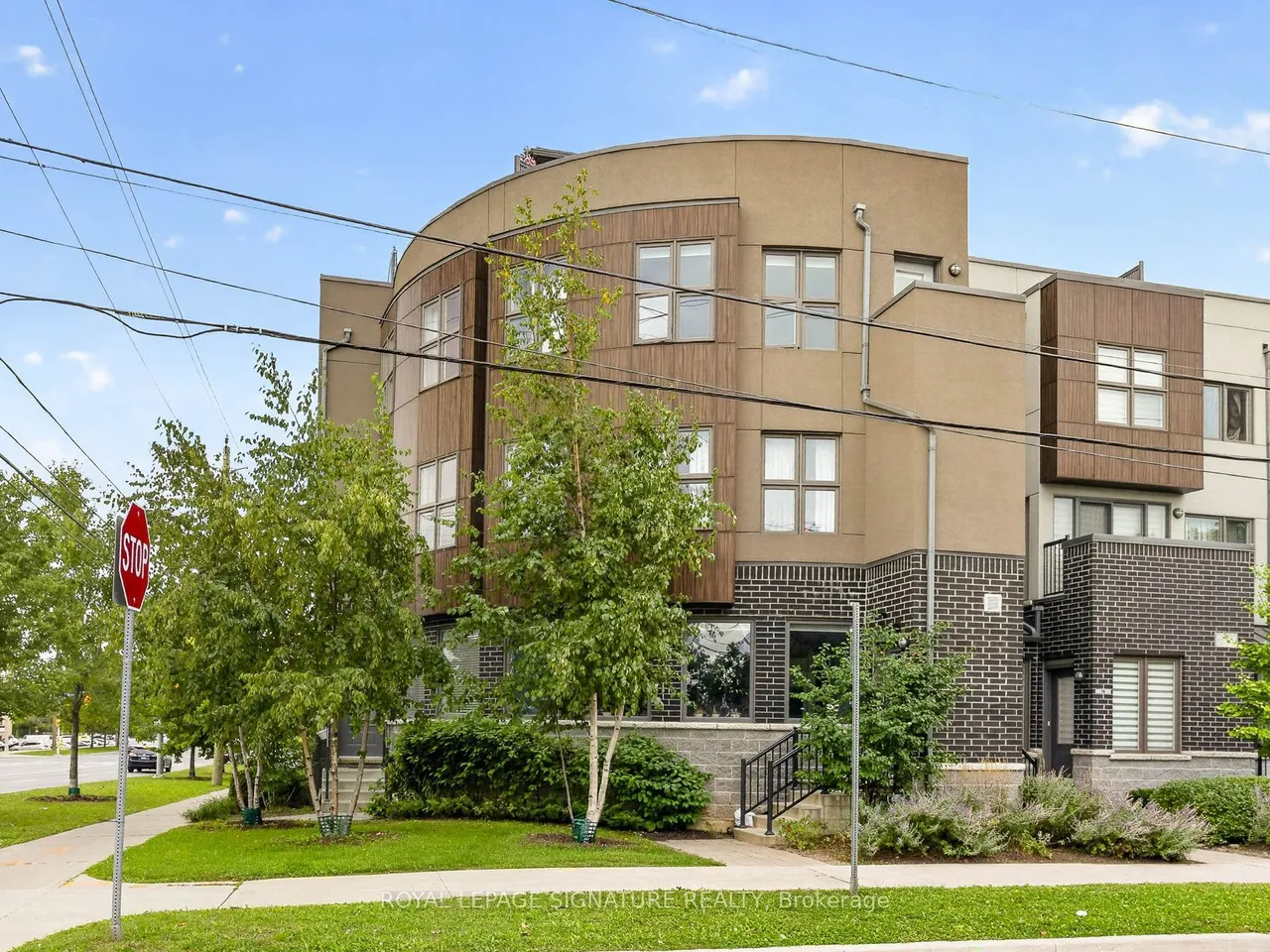 1972B Victoria Park Avenue — photo 2