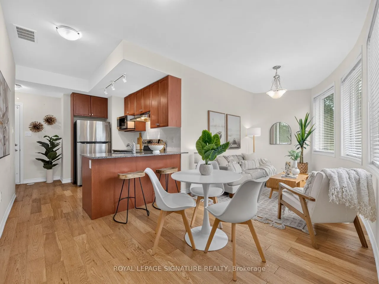 1972B Victoria Park Avenue