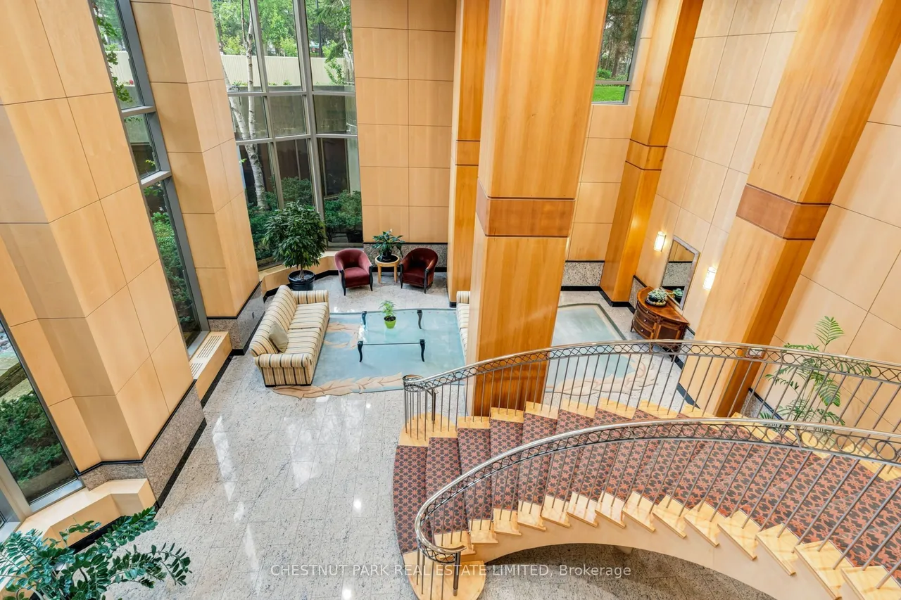 89 Skymark Drive — photo 32