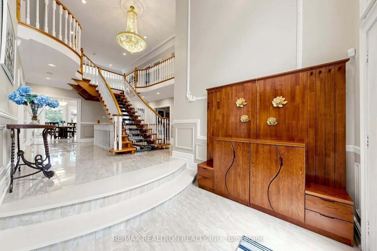 176 Elmwood Avenue — photo 3