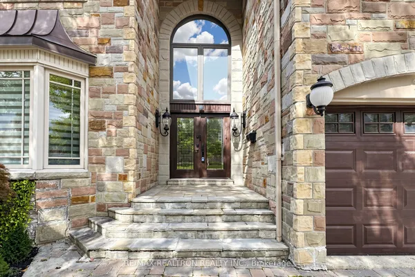 176 Elmwood Avenue — photo 2
