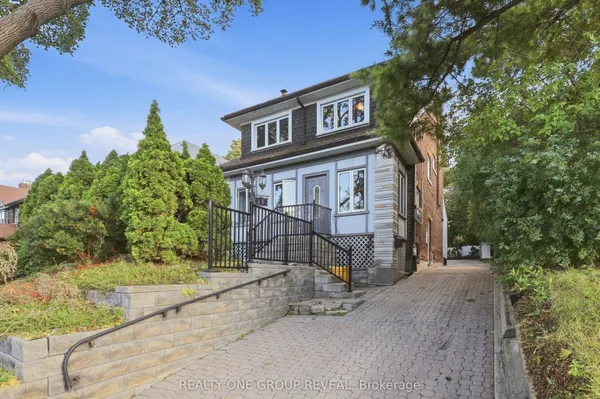 83 Lawrence Avenue E