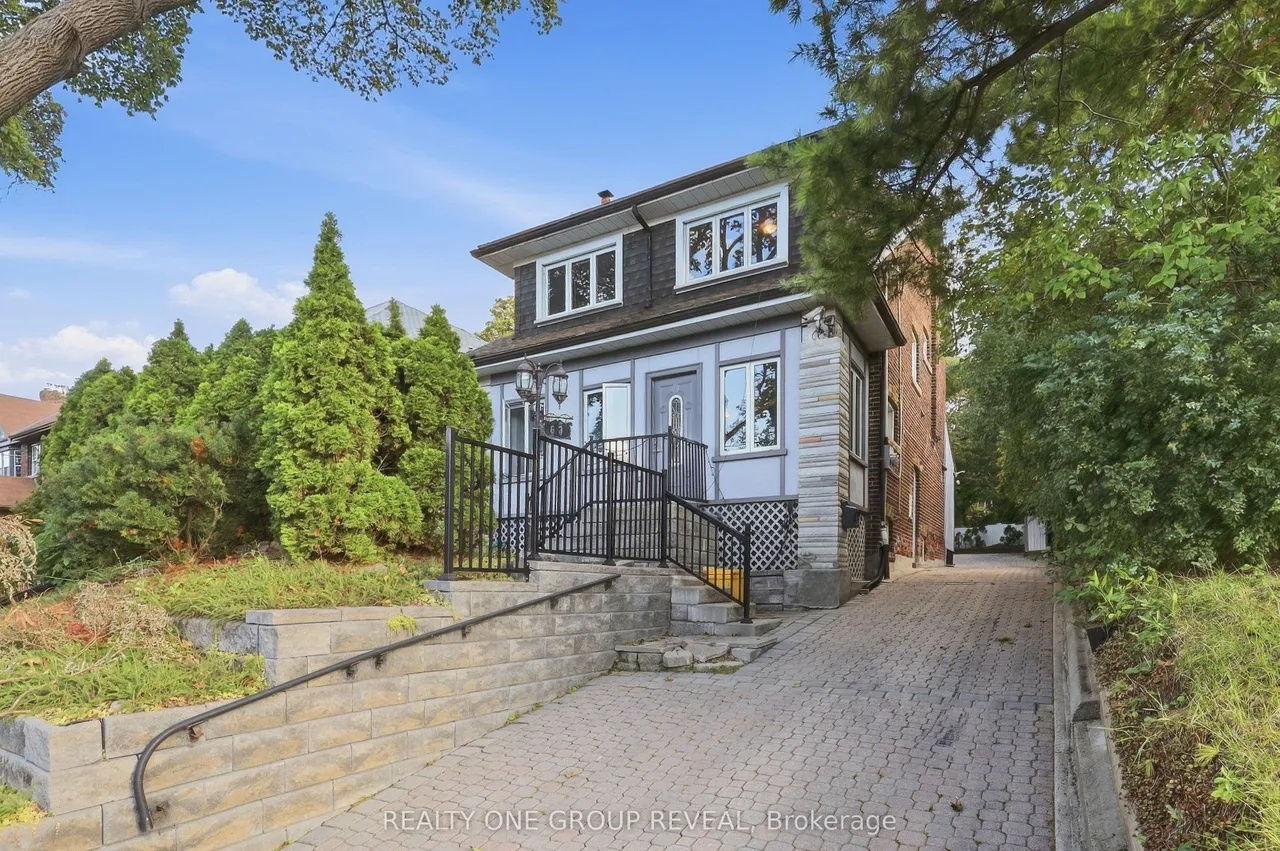 83 Lawrence Avenue E
