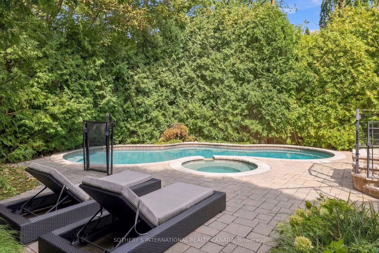 230 Hillhurst Boulevard — photo 36
