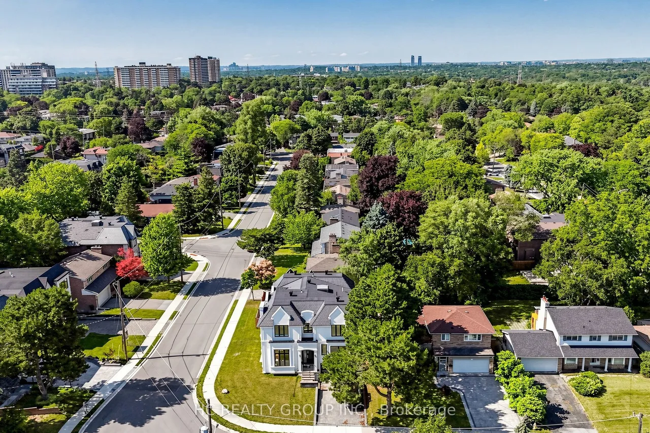 7 Knollview Crescent