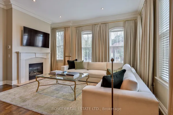 74 Aberdeen Avenue — photo 2