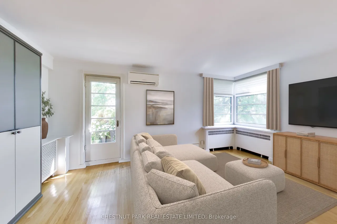 717 Eglinton Avenue W — photo 2